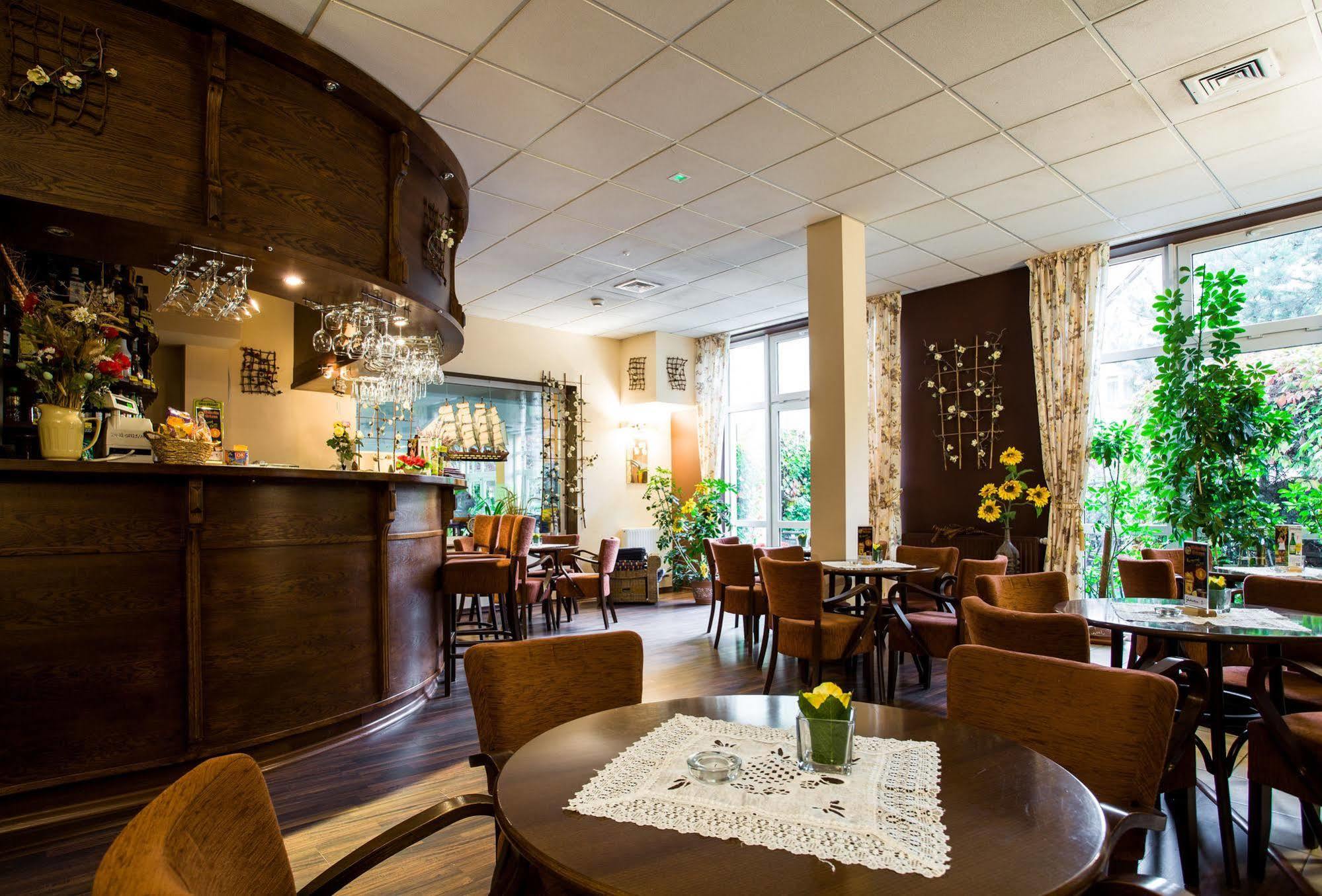 Hotel *** Nat 코워브제크 외부 사진